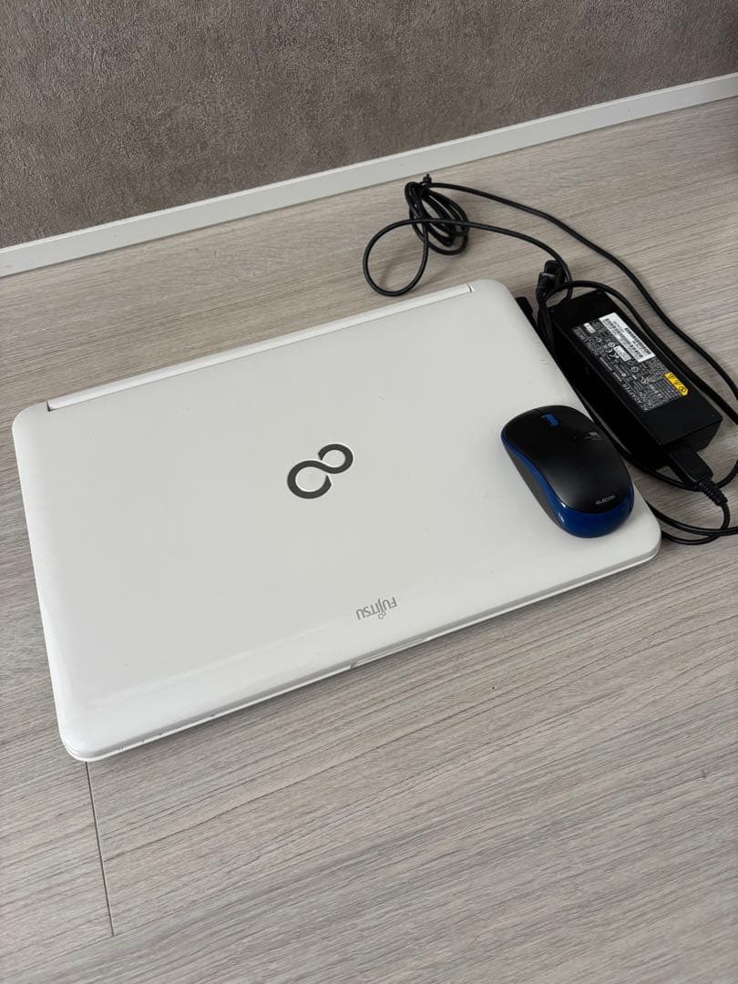 富士通 LIFEBOOK AH77/G Core i7 Windows7 AC付