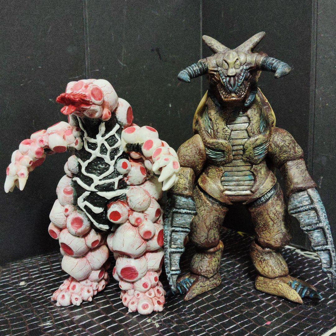 上野淳子ウルトラ怪獣ジョバリエ.マグニア