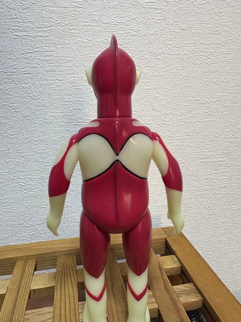 ニセウルトラマン　蓄光　スチャダラパーソフビ