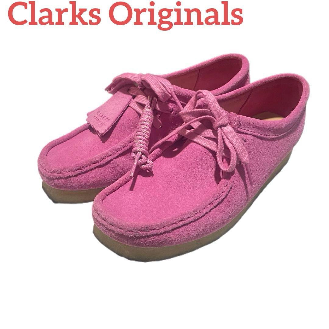 クラークス オリジナルズ ピンク スエード モカシン ワラビー レディース