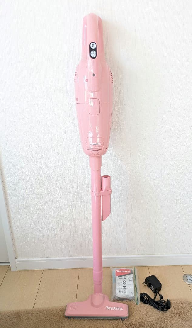 美品　Makita スティッククリーナー 充電器付き