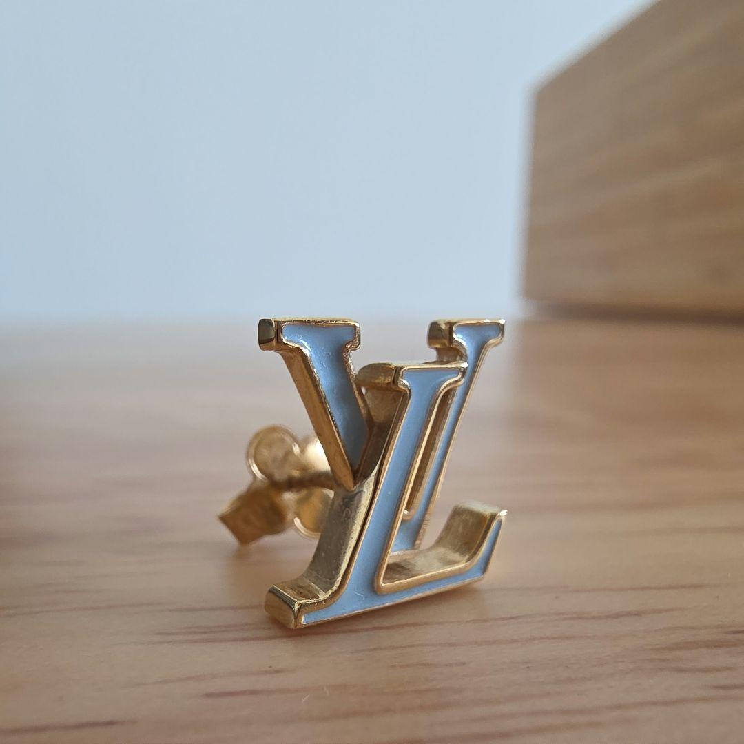 Louis Vuitton ロゴ ピアス(片耳用)