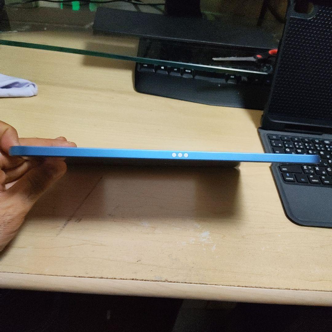 Apple iPad 本体 青 10世代　64GB　おまけつき