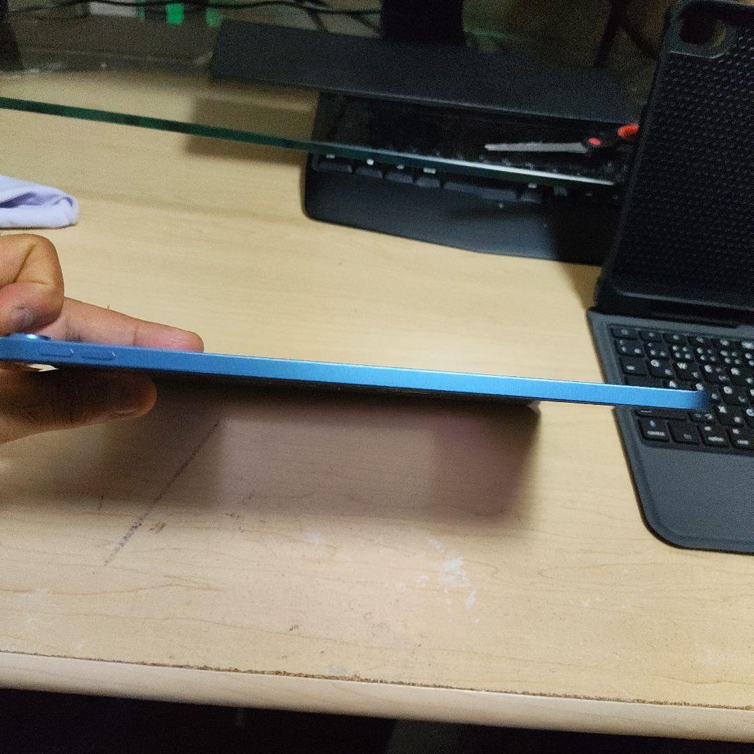 Apple iPad 本体 青 10世代　64GB　おまけつき