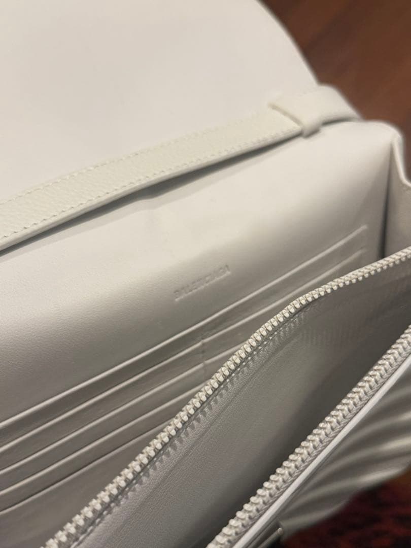 BALENCIAGA ホワイト レザー ショルダーバッグ