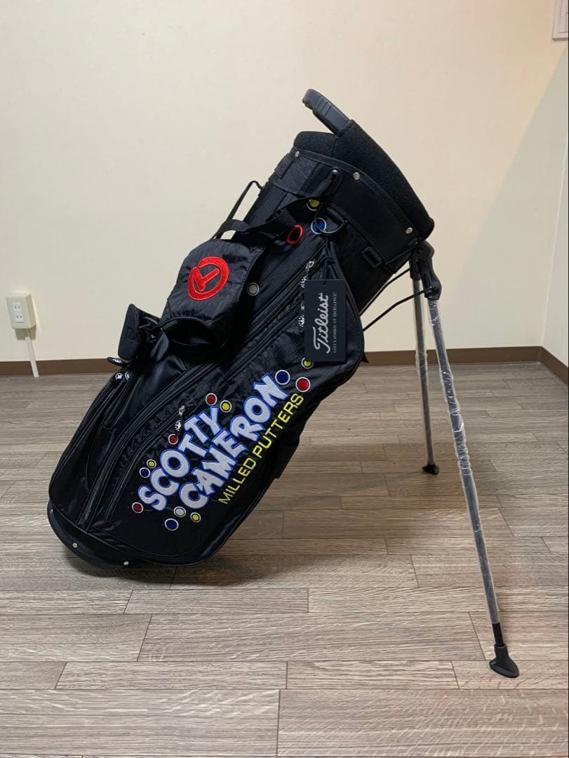 スタンド式キャディバック　ピエロデザインのブラックです！パターカバープレゼント付