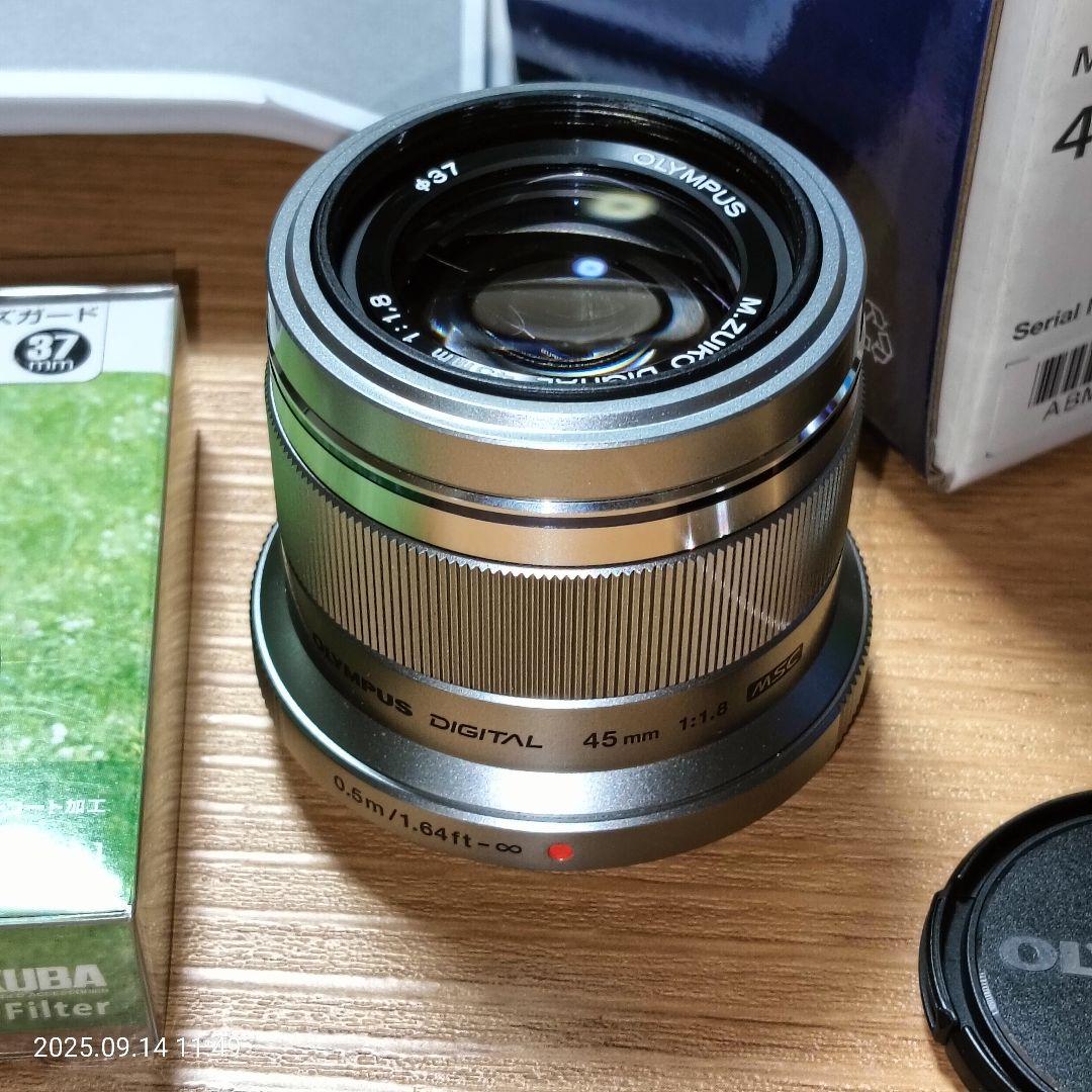 極上品OLYMPUS M.ZUIKO 45mm f1.8 レンズフィルター付き