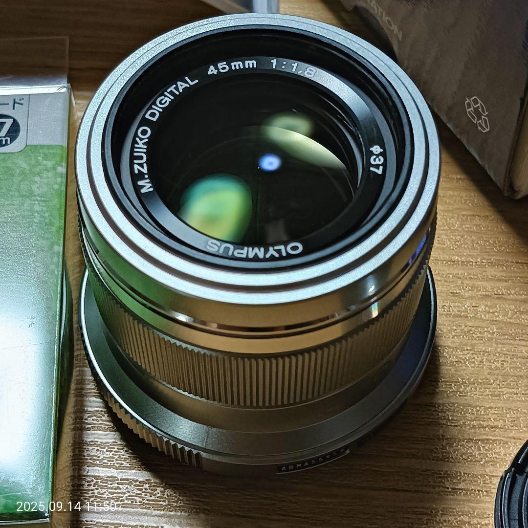 極上品OLYMPUS M.ZUIKO 45mm f1.8 レンズフィルター付き