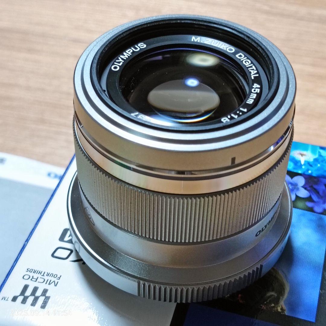 極上品OLYMPUS M.ZUIKO 45mm f1.8 レンズフィルター付き