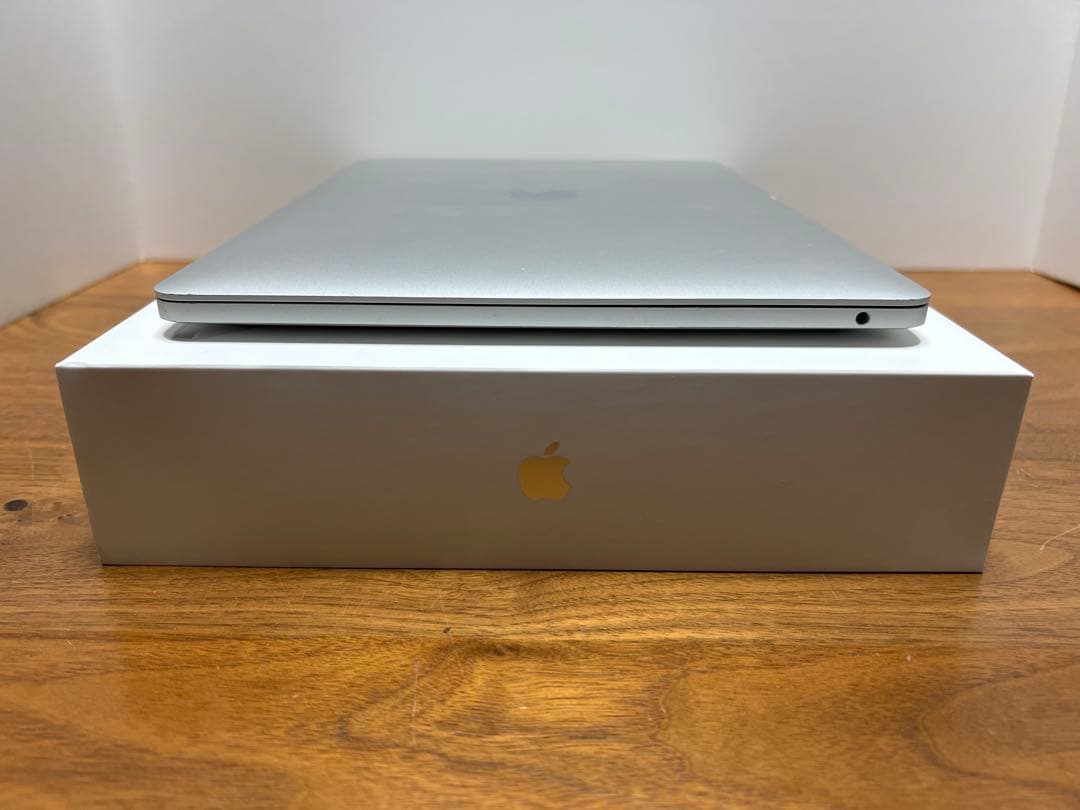 訳あり美品❗️MacBook Pro 2022 M2チップ US シルバー
