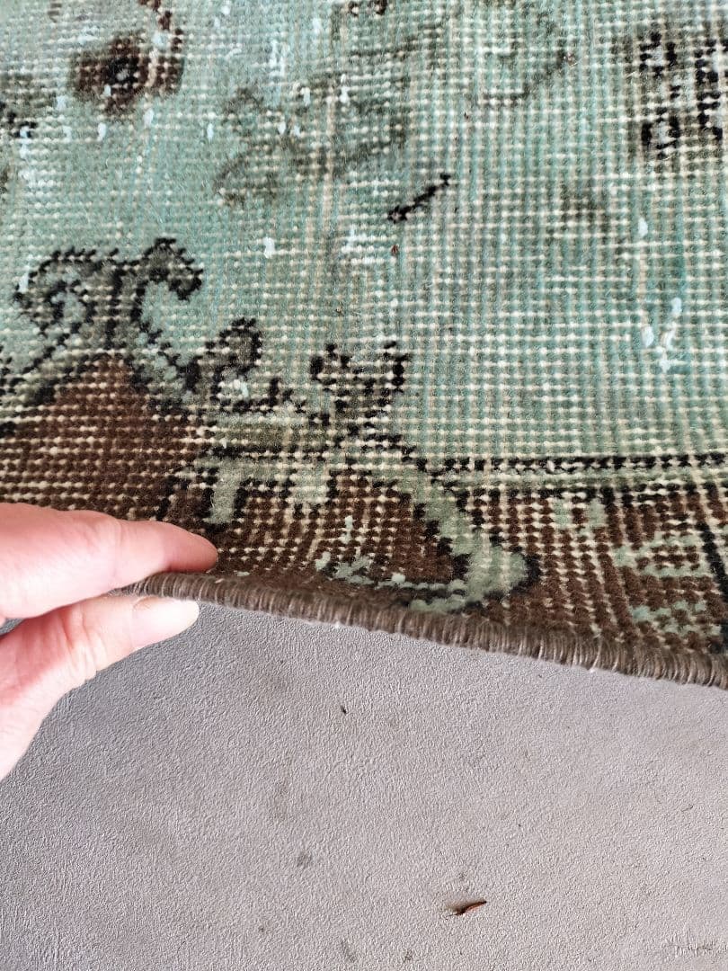 【最終価格】エメラルドグリーンオーバーダイ　ヴィンテージトルコラグ　No.581