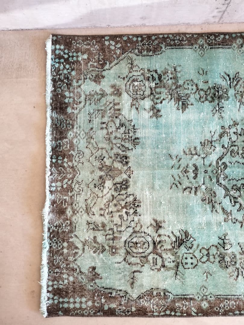 【最終価格】エメラルドグリーンオーバーダイ　ヴィンテージトルコラグ　No.581