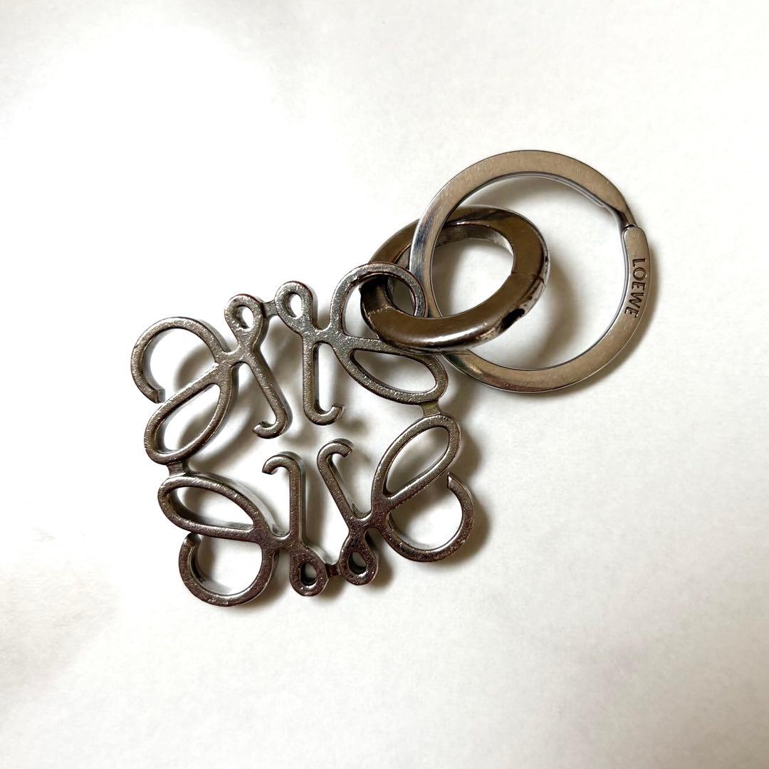 LOEWE ロエベ アナグラム キーホルダー キーリング チャーム シルバー