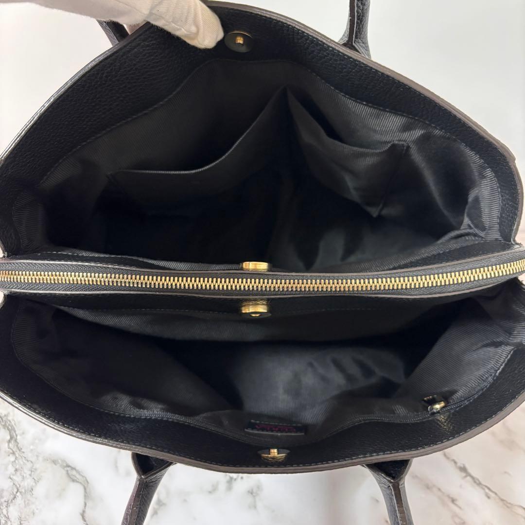 【美品】フルラ アルバ ビジネス トートバッグ レザー ブラック A4 PC可能