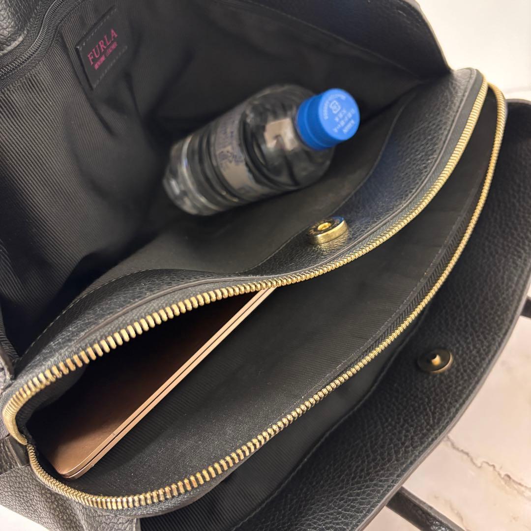 【美品】フルラ アルバ ビジネス トートバッグ レザー ブラック A4 PC可能