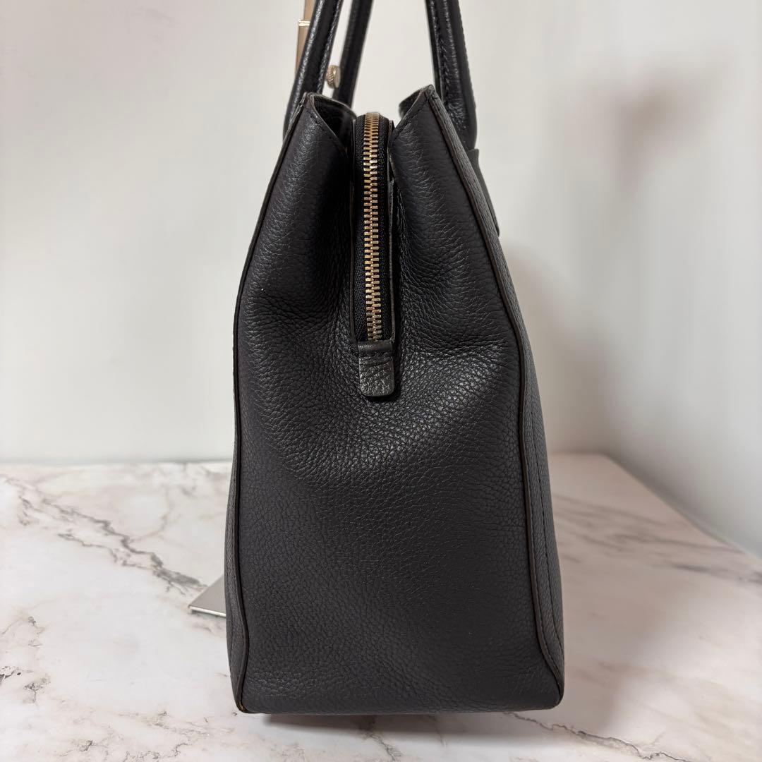 【美品】フルラ アルバ ビジネス トートバッグ レザー ブラック A4 PC可能