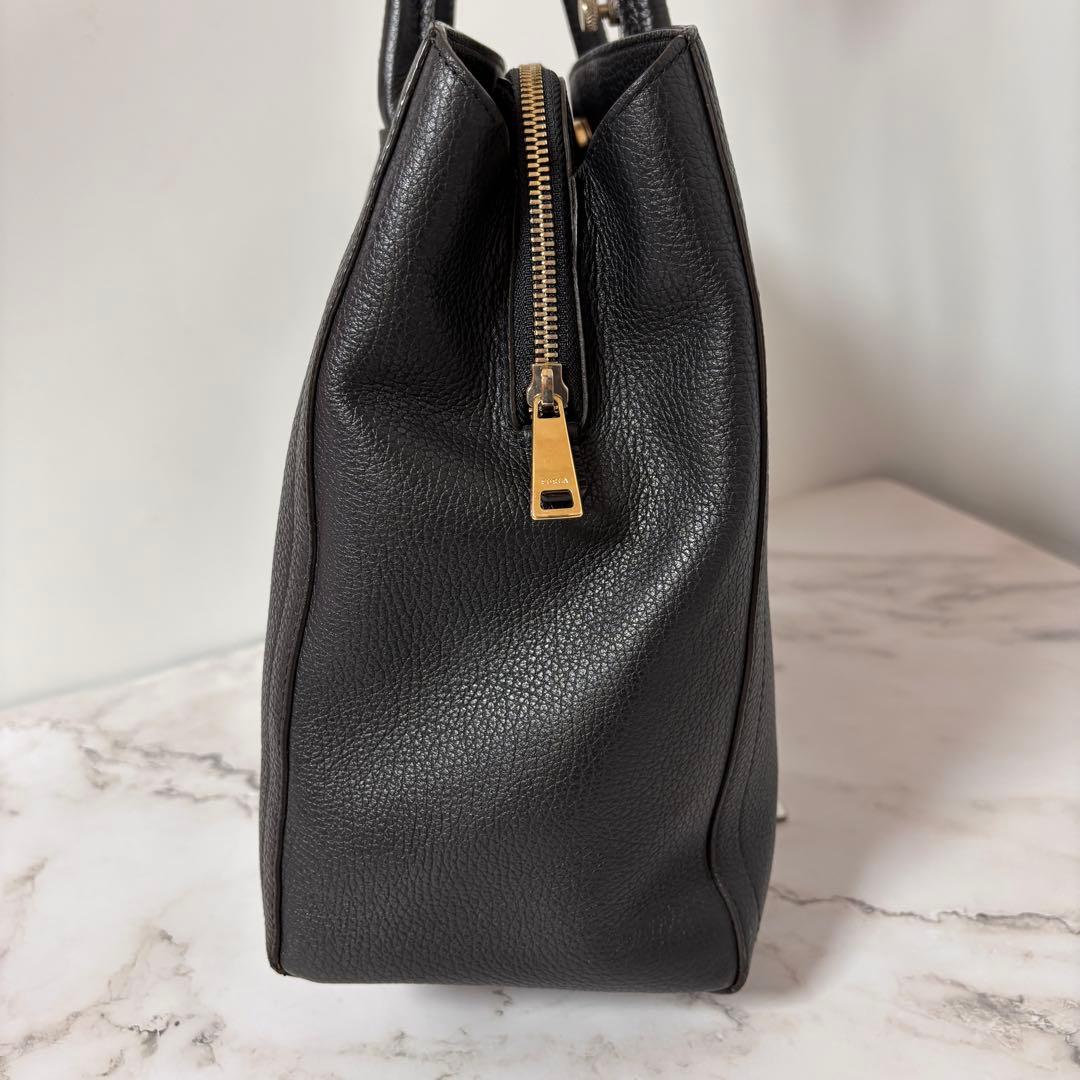 【美品】フルラ アルバ ビジネス トートバッグ レザー ブラック A4 PC可能