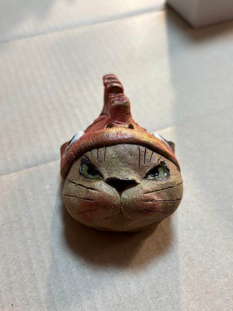 だ*ん様 人気作家 岡村洋子 猫かぶりシリーズ 鯛　赤 置物 焼き物