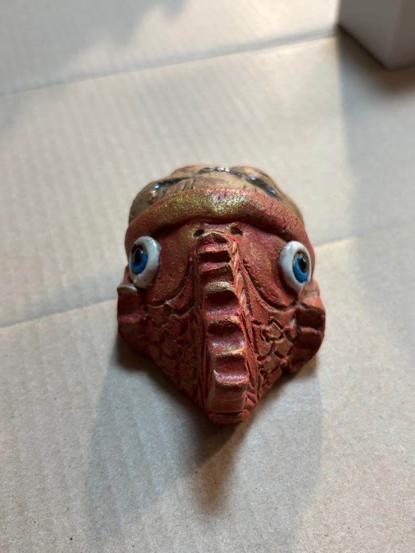 だ*ん様 人気作家 岡村洋子 猫かぶりシリーズ 鯛　赤 置物 焼き物