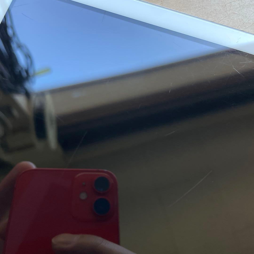 iPad 第6世代　A1893　Wi-Fiモデル　シルバー　32GB #4