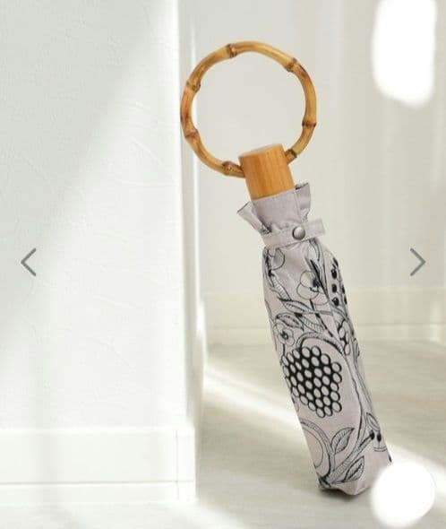 kuovi×utatane アラビアパラティッシ柄 折りたたみ日傘スモークピンク