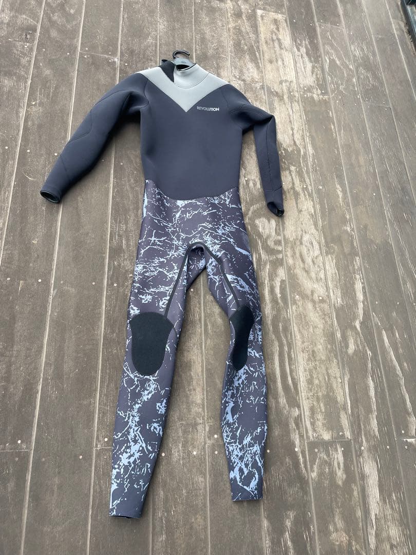 REVO レボリューション　ジャーフル2mm L〜XL相当【初冬まで大活躍】