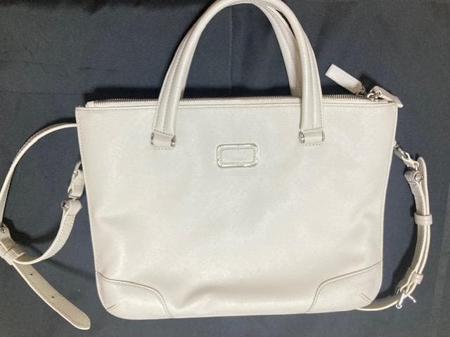 11/5まで値下げ【新品未使用】Tumi ビジネスバッグ 白　(正規品)