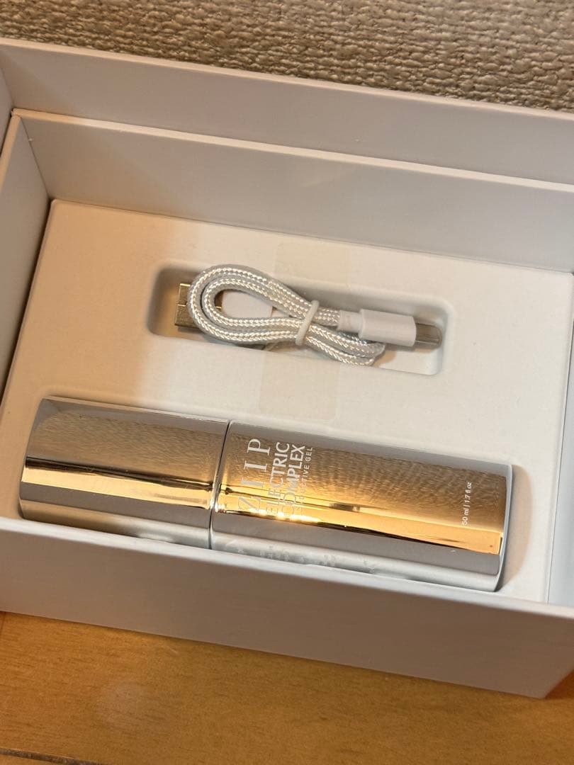 ZIIP HALO 美顔器 シルバー 充電ケーブル付き