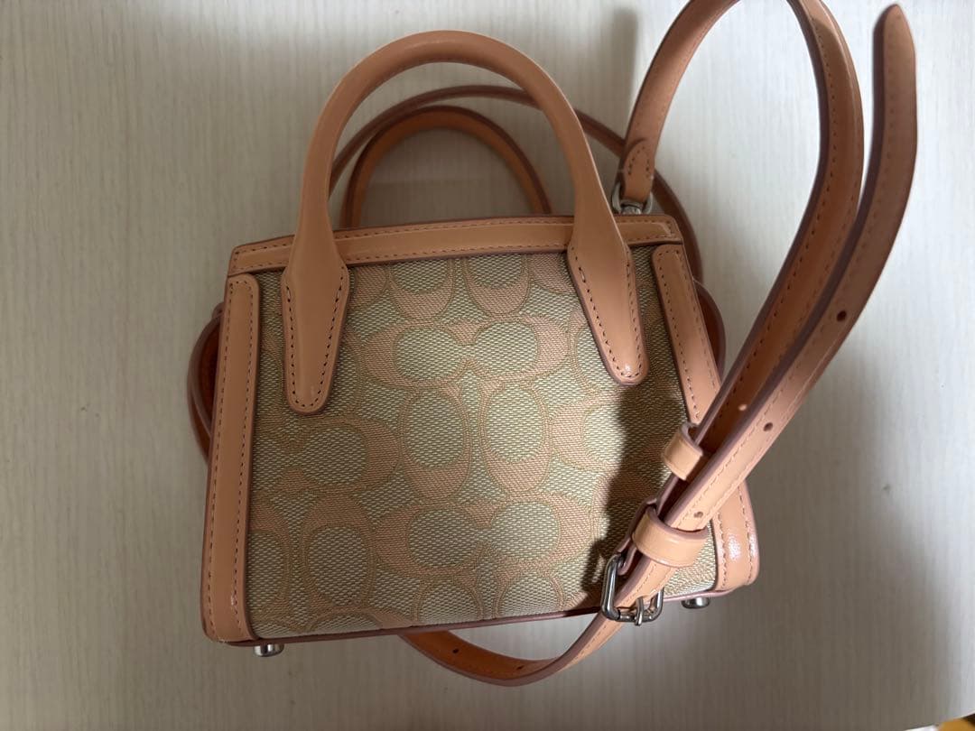 COACH サーモンピンク ハンドバッグ