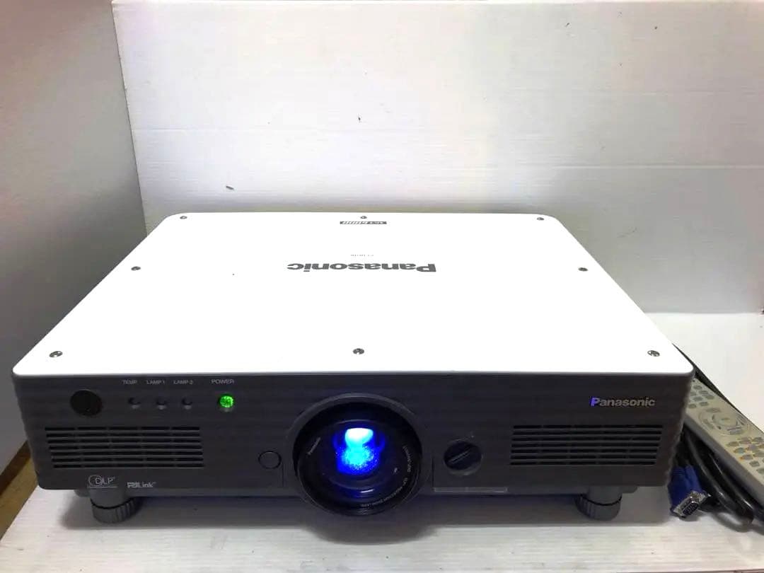 PANASONIC PT-D5700L 6000ルーメンランプ使用16/39時間