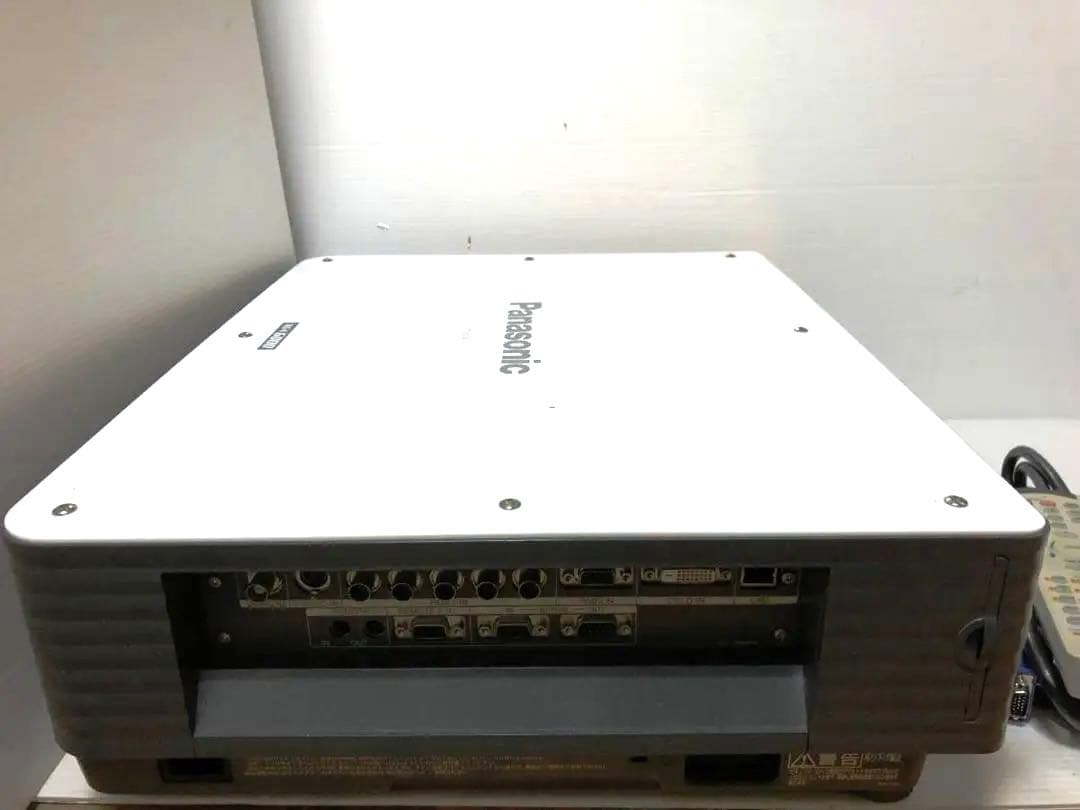 PANASONIC PT-D5700L 6000ルーメンランプ使用16/39時間