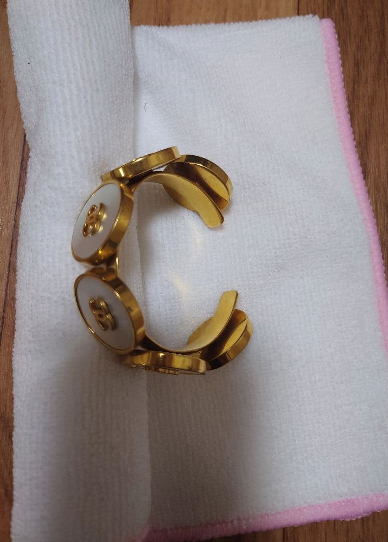 シャネル　ヴィンテージ　ココマークバングル