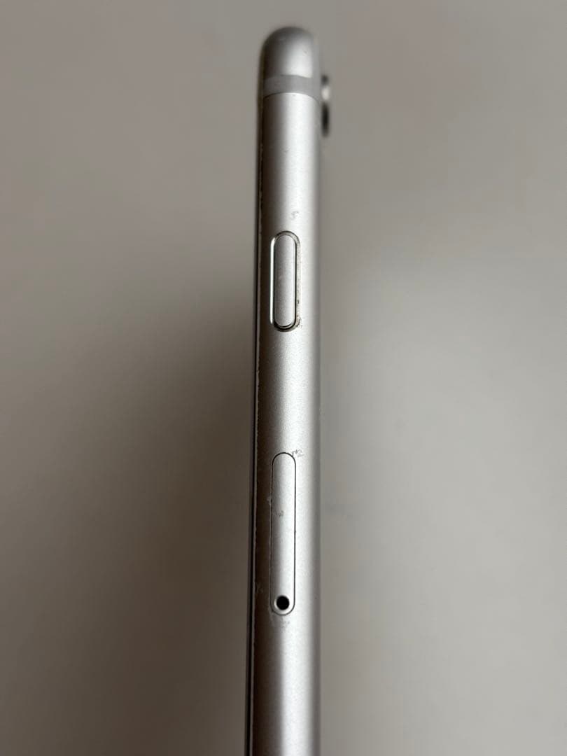 iPhone 6s シルバー 本体 ひび割れあり