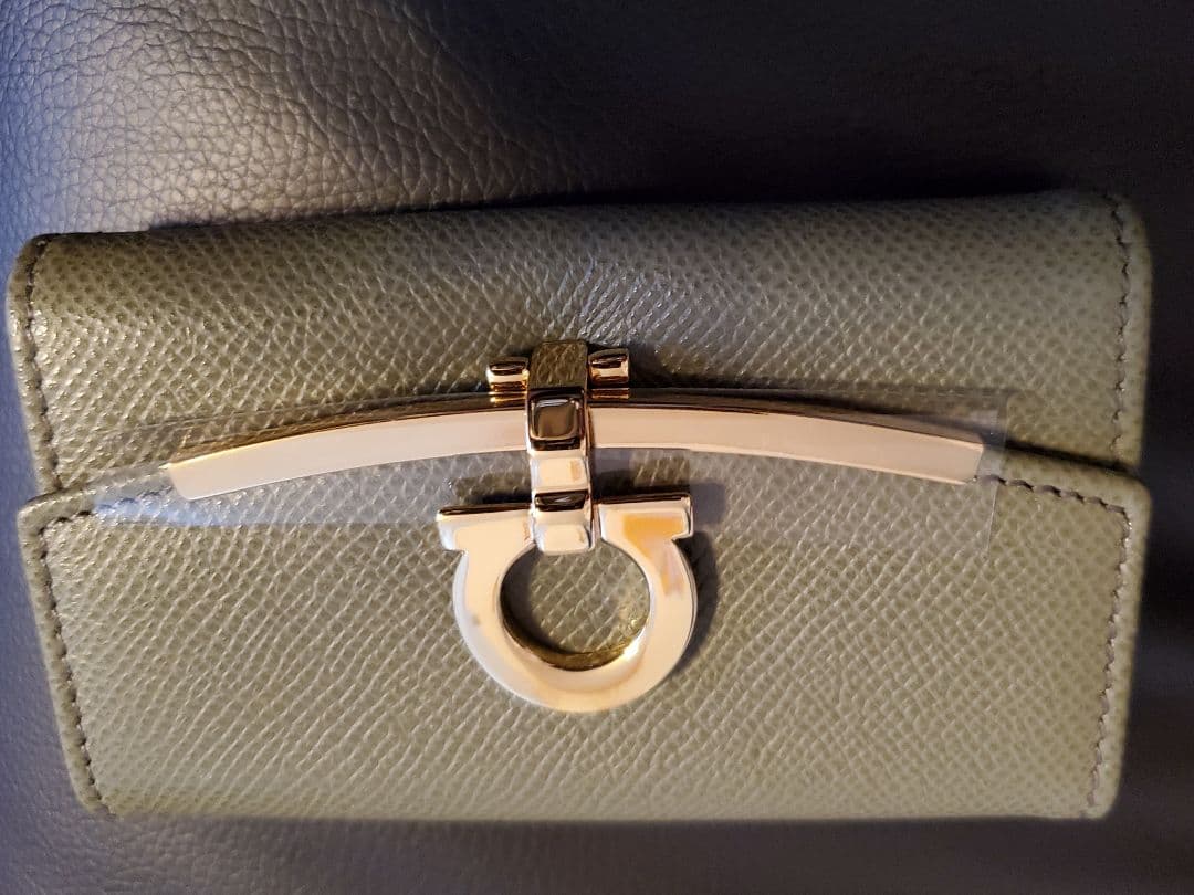 Salvatore Ferragamo 6連キーケース グレー