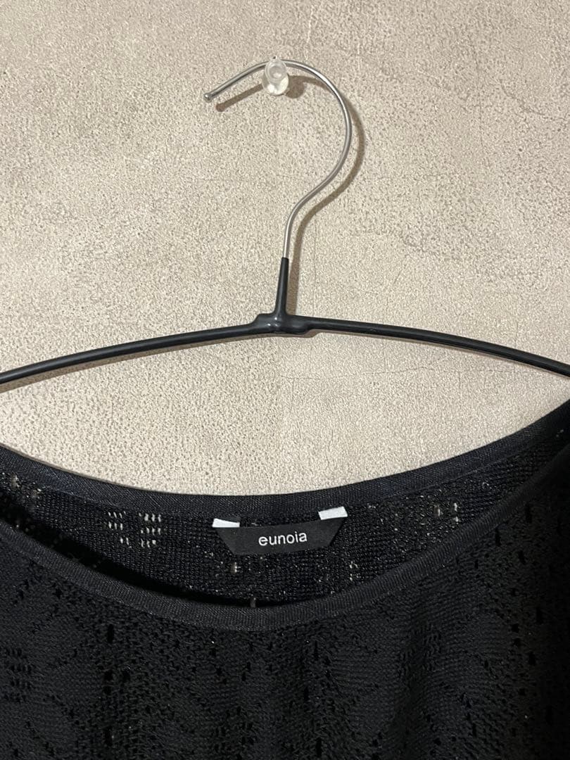 ユノイア　透かしレース模様ベスト