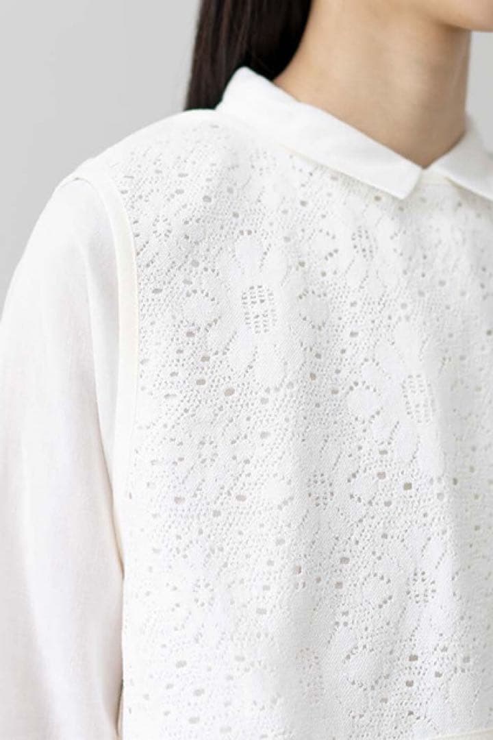 ユノイア　透かしレース模様ベスト