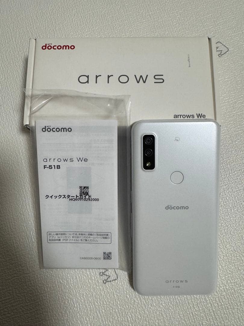 docomo arrows We F-51B ホワイト 本体 SIM無 64GB