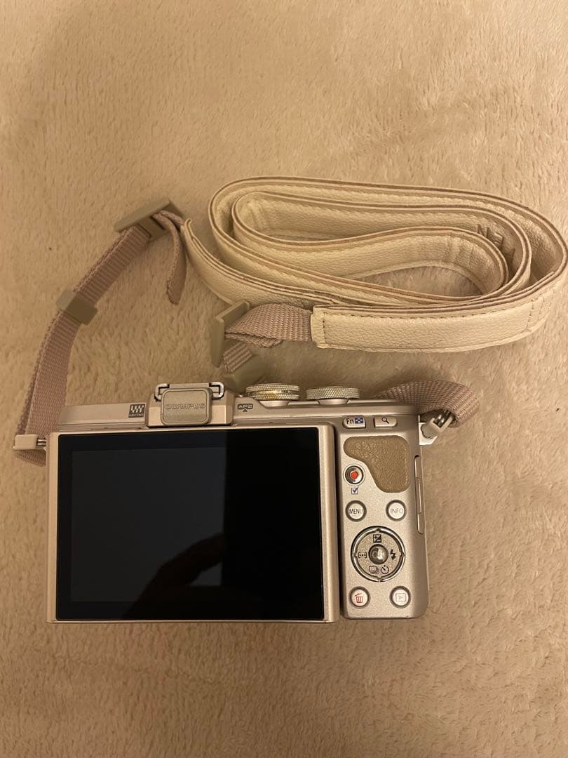 OLYMPUS PEN E-PL8 ホワイト 付属品完備