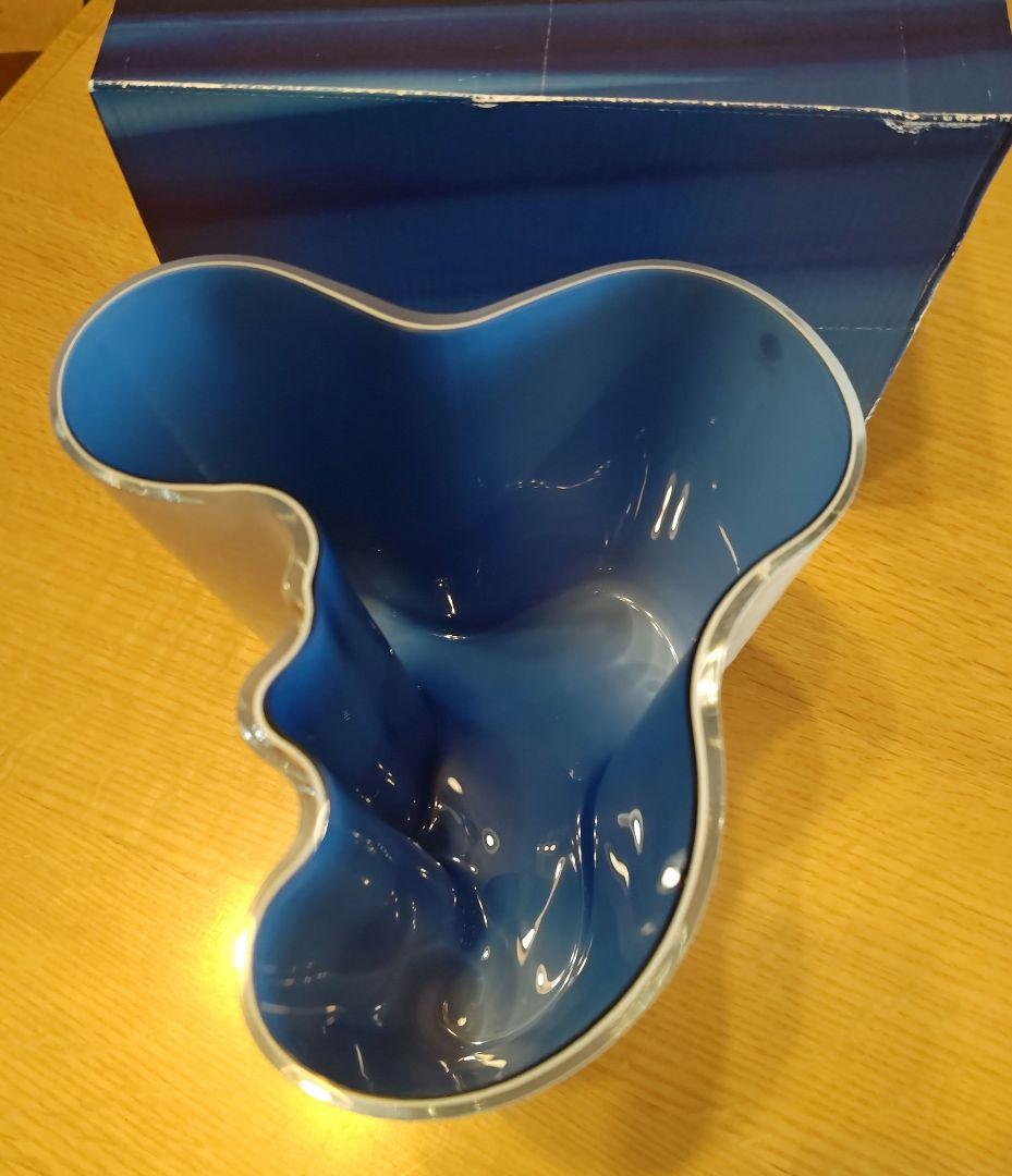  フラワーベース ホワイト/ブルー