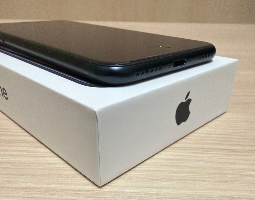 iPhoneSE 第3世代 ミッドナイト 64GB