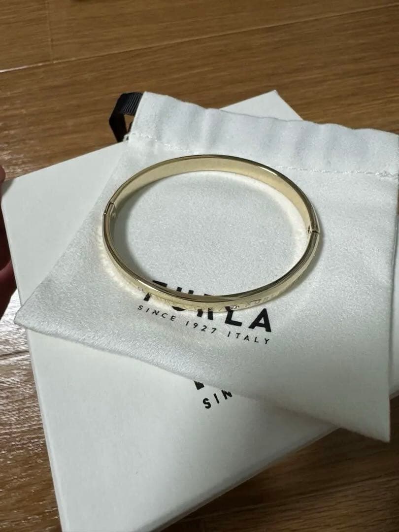 FURLA ゴールドバングル