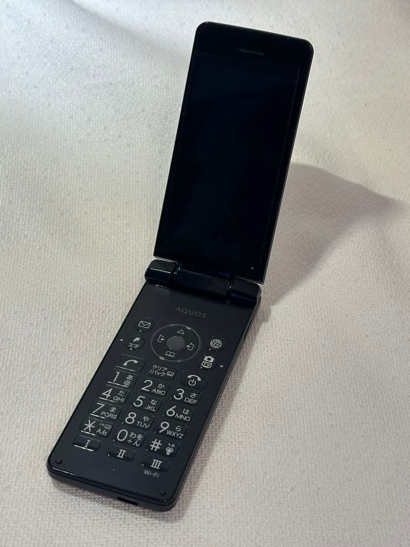 AQUOS ケータイ3(805SH)ソフトバンク折りたたみ式携帯電話ブラック