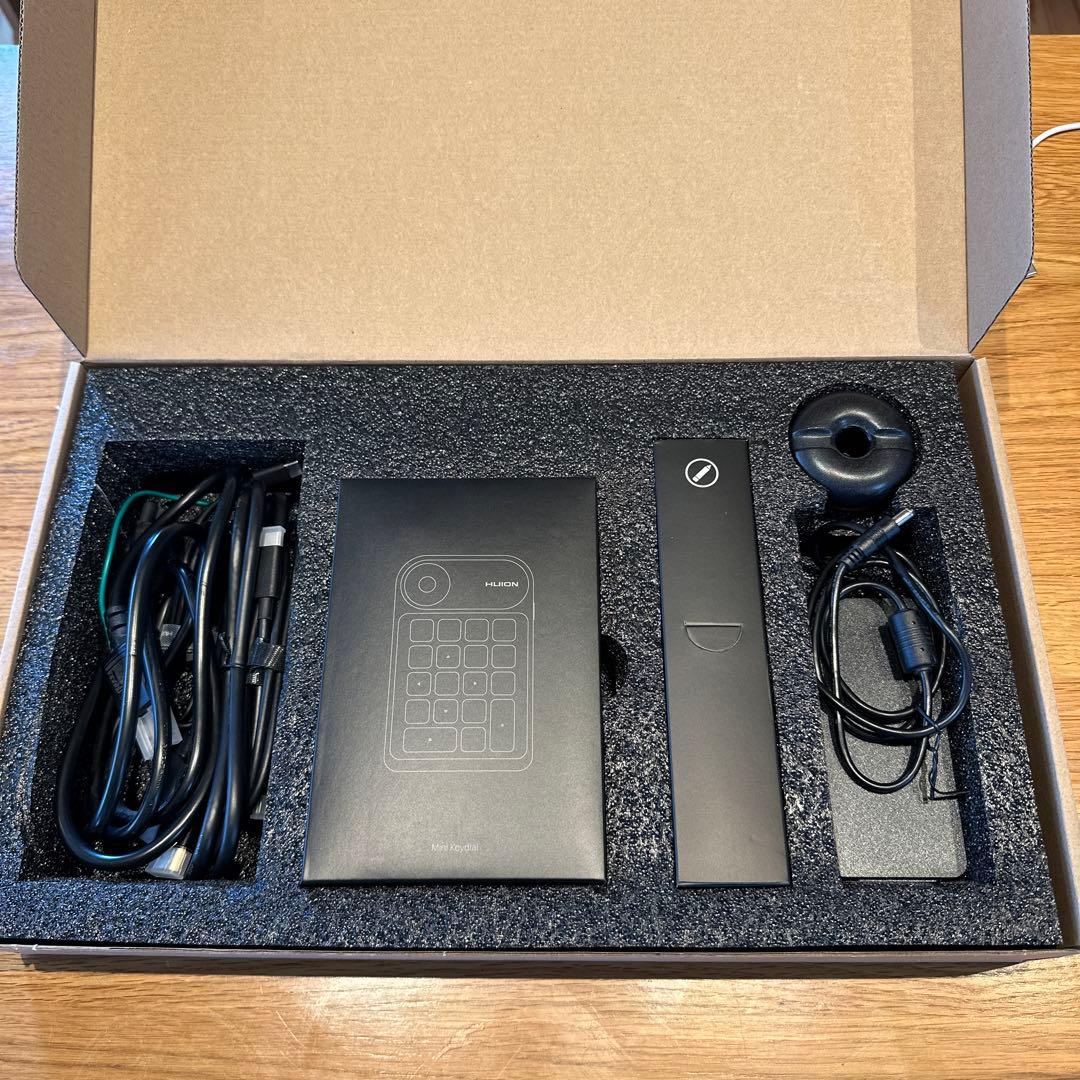 HUION KAMVAS Pro 24(4K) キーボードホルダー付き