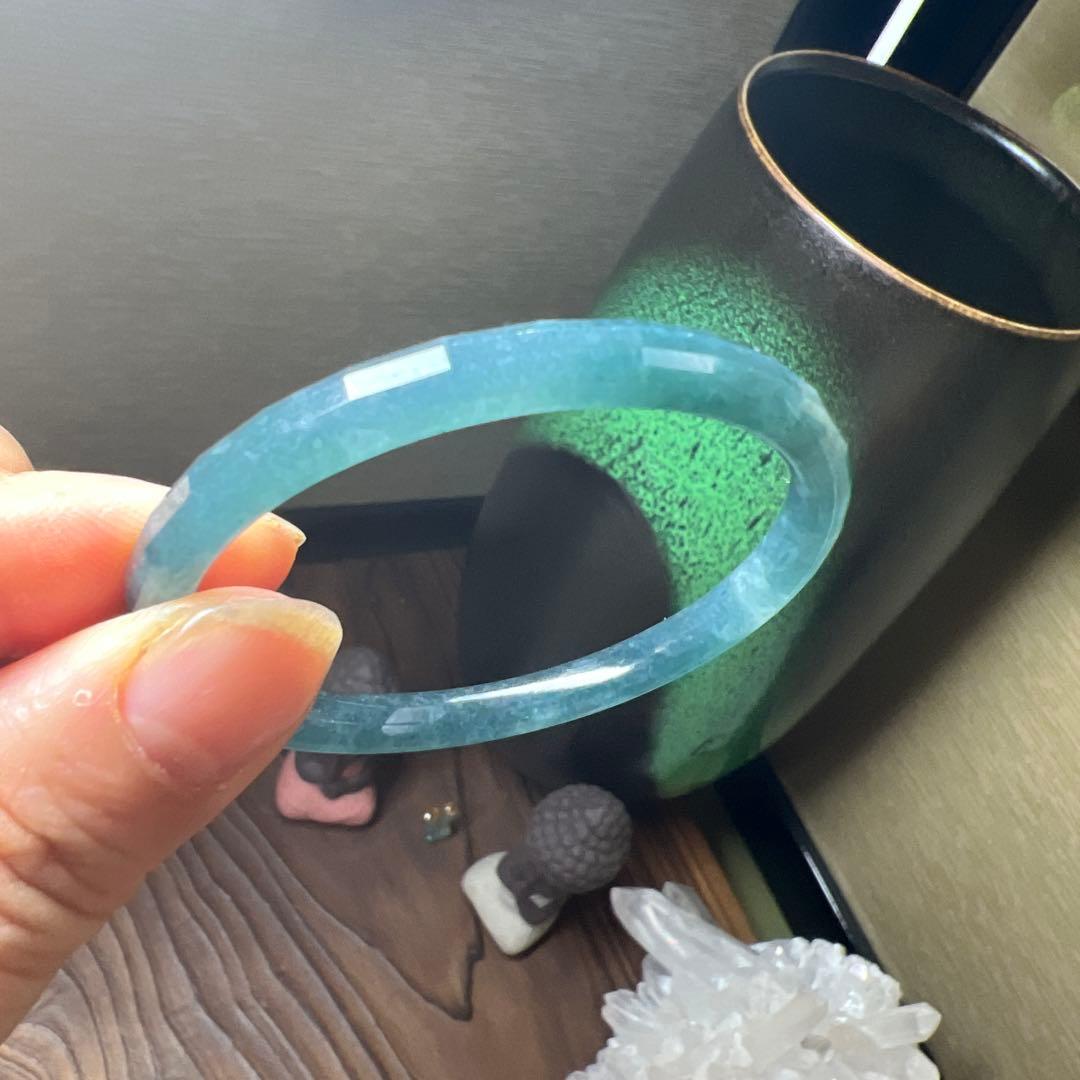 本翡翠、キラキラカット氷藍水バングル　〜52