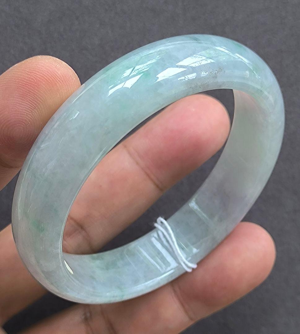 【日本鑑別書付:冰种（氷種）】アイス本翡翠のバングル（内径59ミリ弱）6335