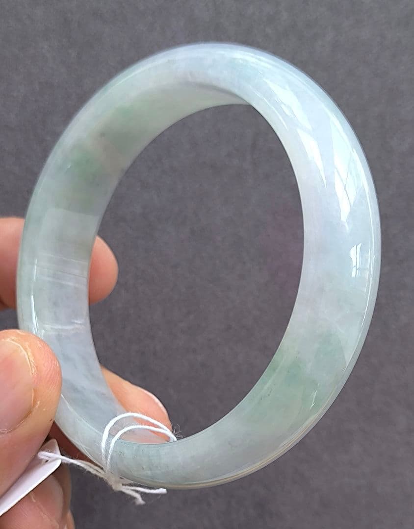 【日本鑑別書付:冰种（氷種）】アイス本翡翠のバングル（内径59ミリ弱）6335