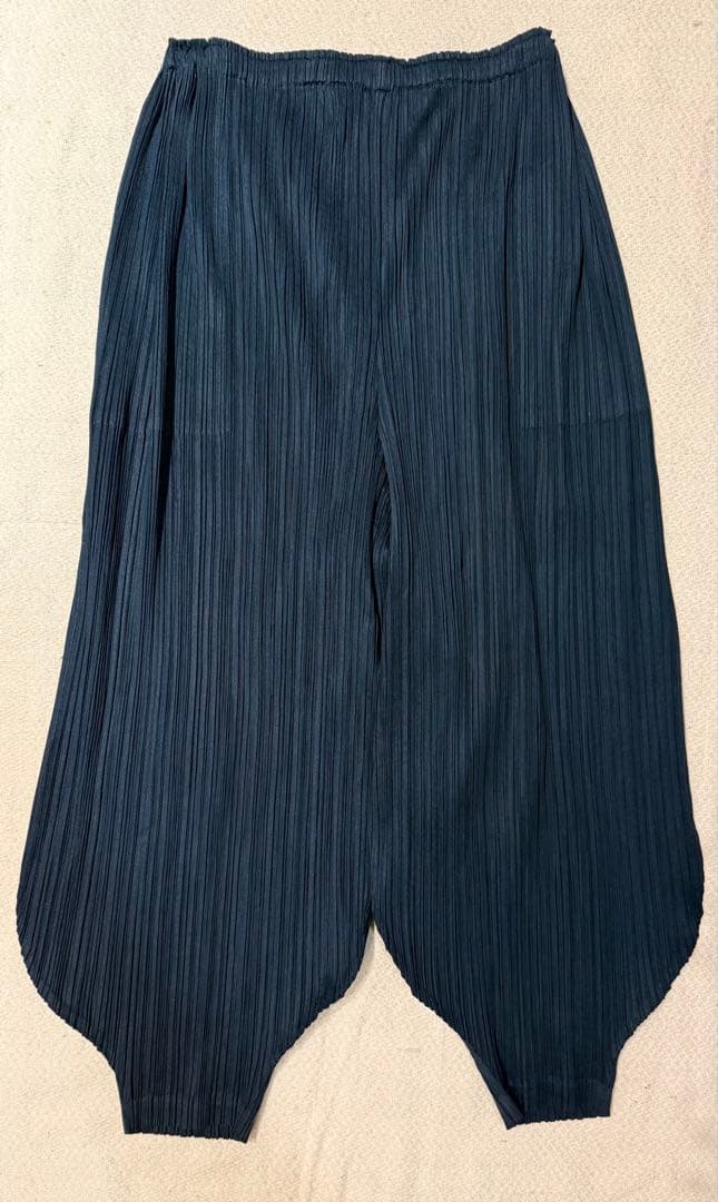PLEATS PLEASE ISSEY MIYAKE パンツ