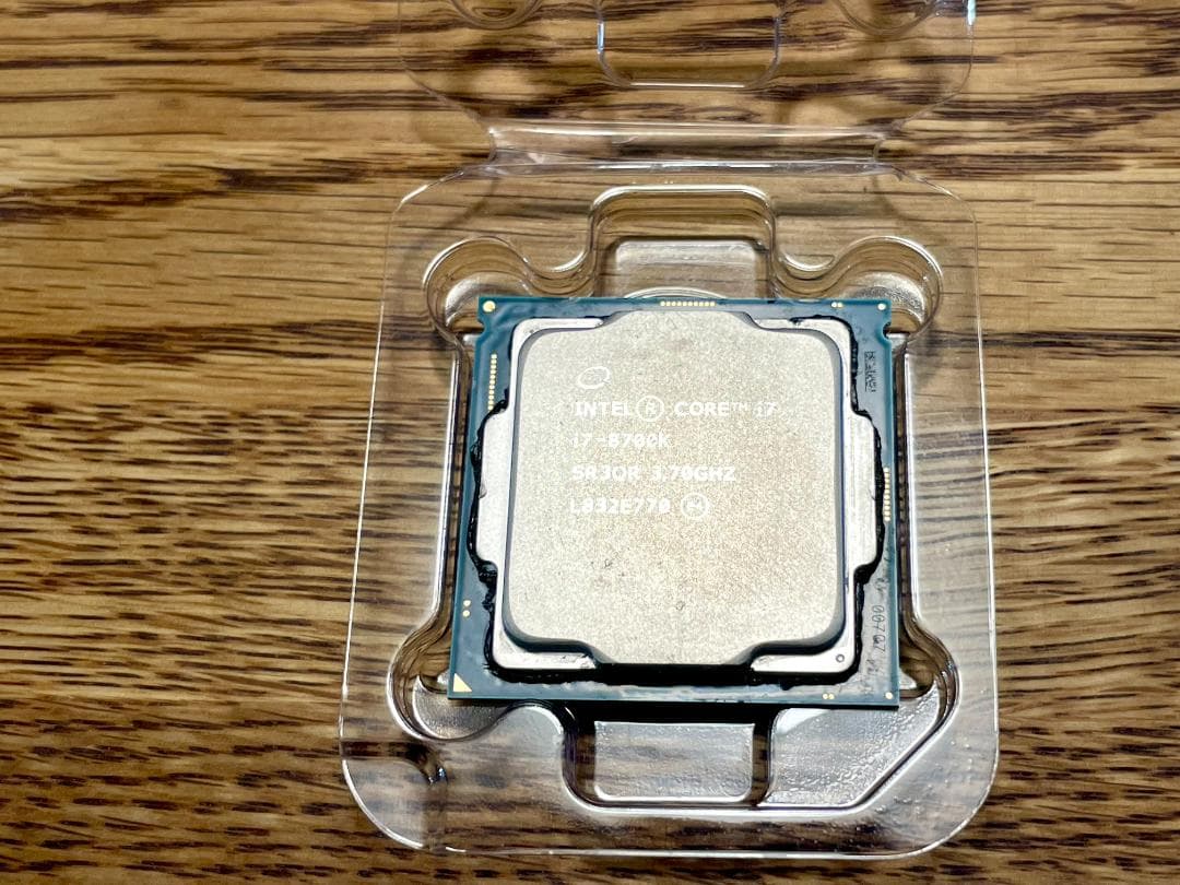 Intel CPU core i7 8700K 殻割り