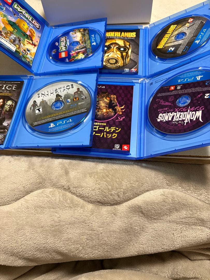 ps4 本体　限定版　人気ゲームソフト4本付き！
