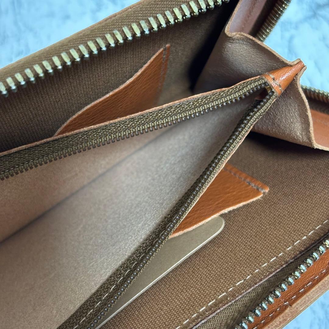 IL BISONTE イルビゾンテ　ブラウン　長財布　ラウンドファスナー